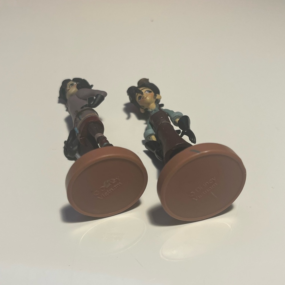 Disney Tangled the Series - Casandra , Varian tangled pvc figurine lot set of 2 - Picture 2 of 4